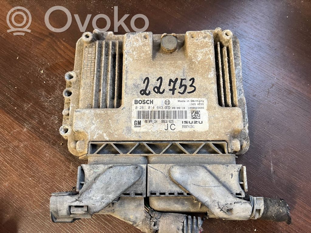 Opel Astra J Engine control unit/module 