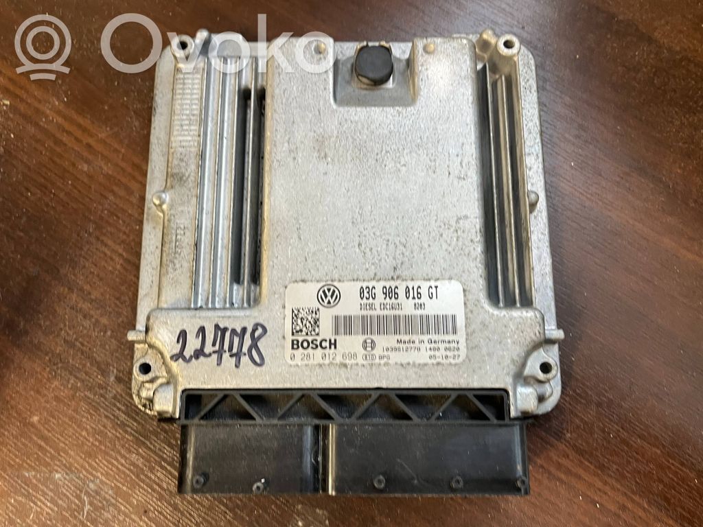 Volkswagen PASSAT B5.5 Engine control unit/module 