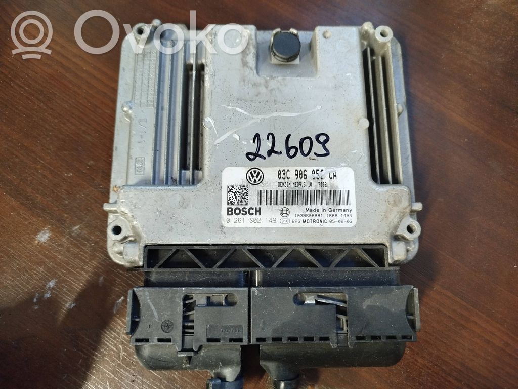 Volkswagen Touran I Engine control unit/module 