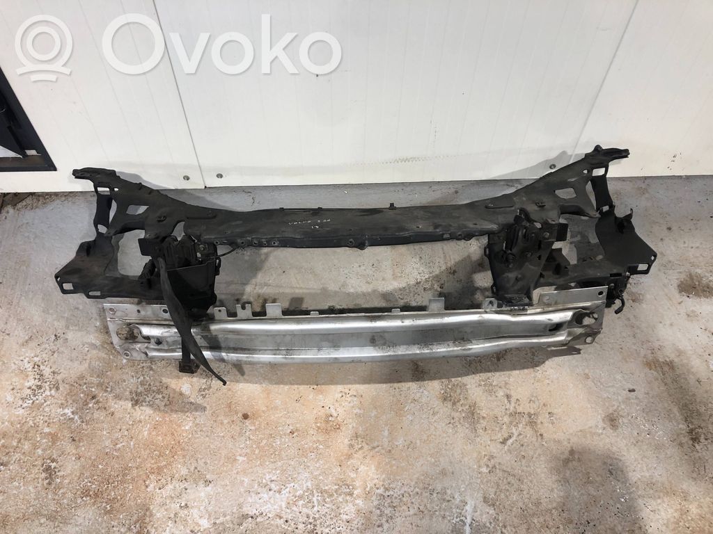 Volvo S60 Radiatorių panelė 