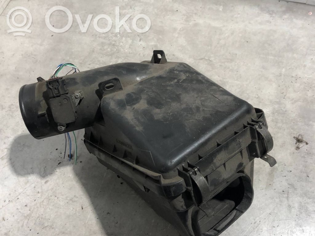 Mitsubishi Outlander Air filter box 