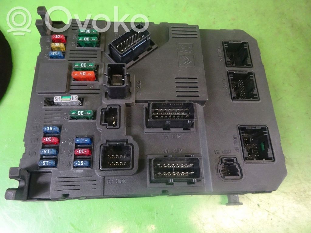 Peugeot 206 Fuse module 