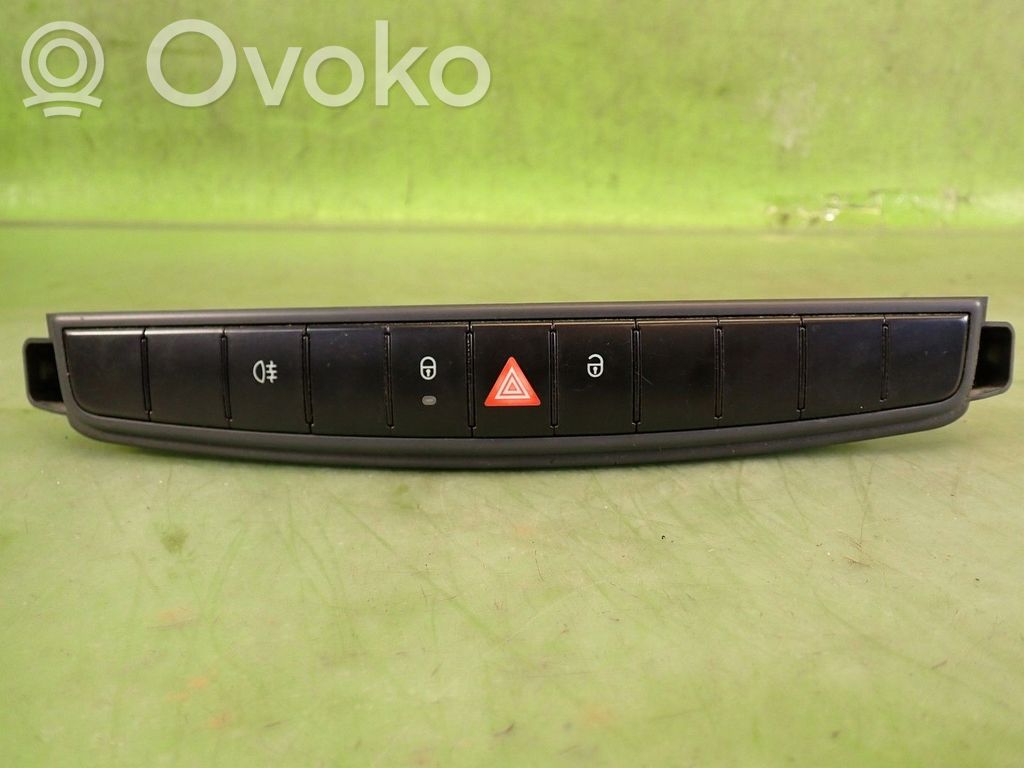 Smart ForFour I Hazard light switch 
