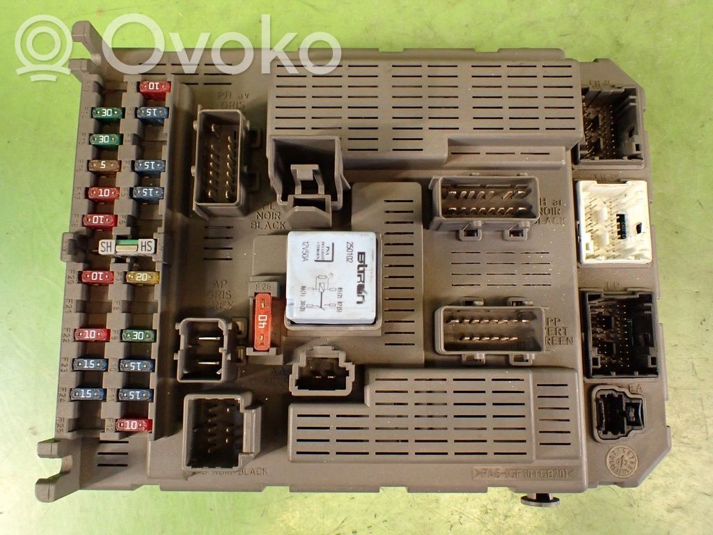 Citroen C5 Fuse module 