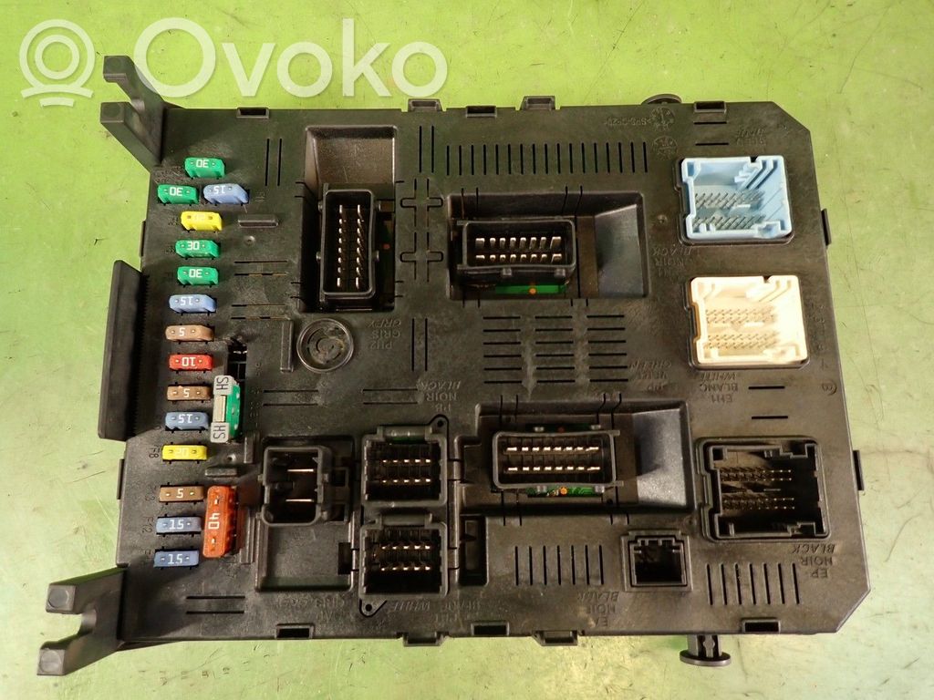 Peugeot 307 Fuse module 