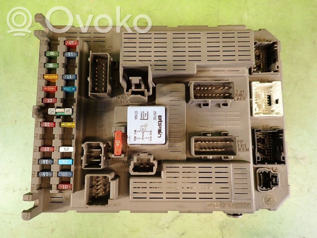 Citroen C5 Fuse module 