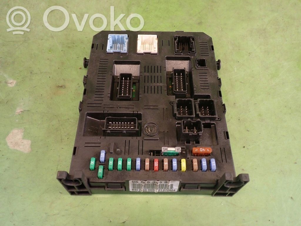 Citroen C4 I Fuse module 