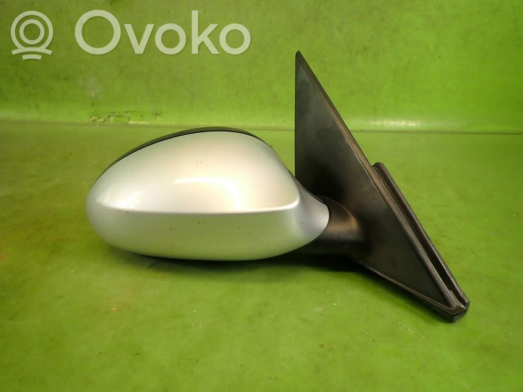 Front door electric wing mirror