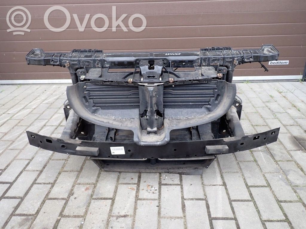 BMW 1 E81 E87 Priekšējais korpuss 