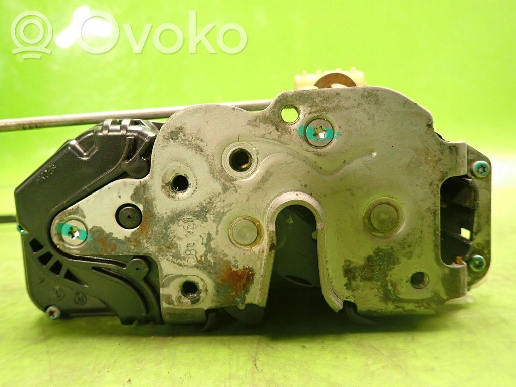 Opel Insignia A Front door lock 