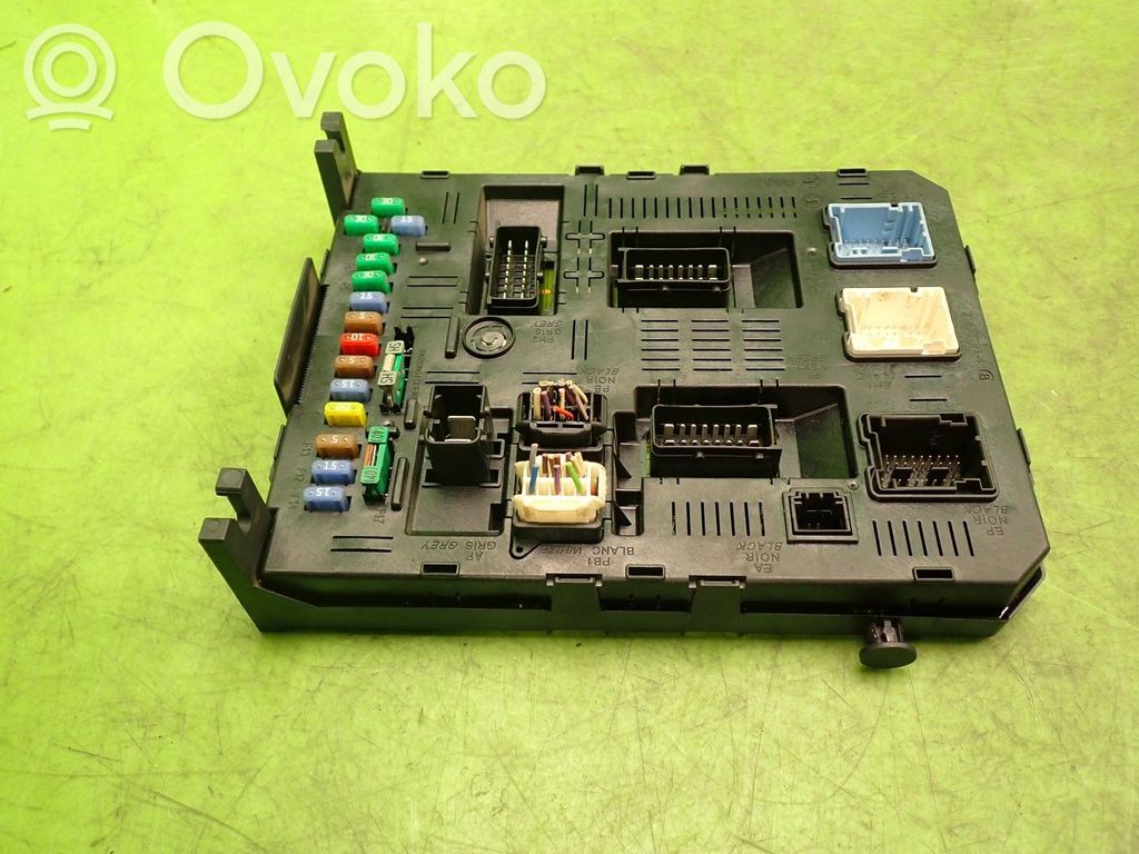 Peugeot 307 Saugiklių blokas 