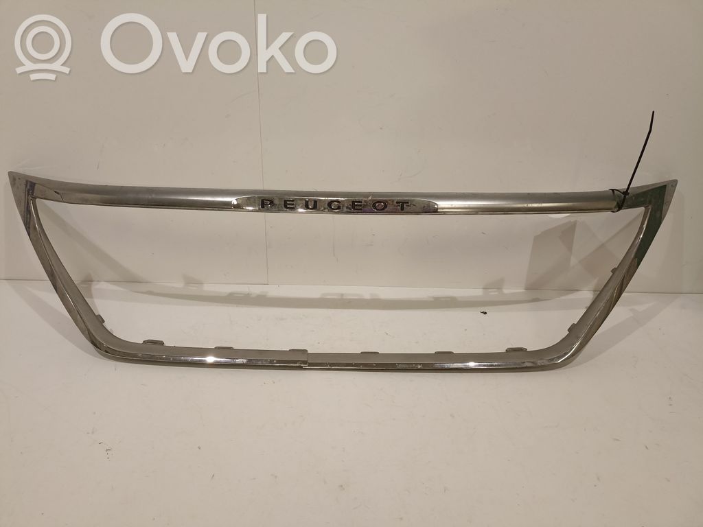 Maskownica / Grill / Atrapa górna chłodnicy   5E0853653A