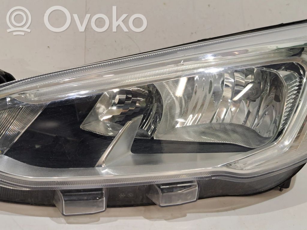 Ford Focus Headlight/headlamp 