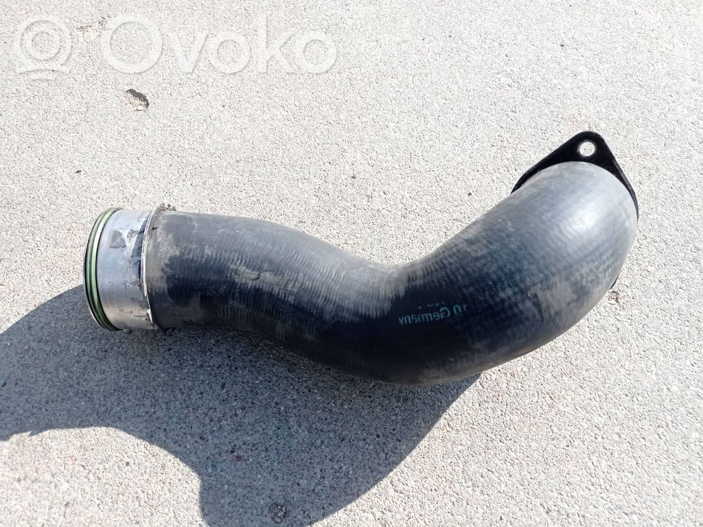 BMW 1 E81 E87 Välijäähdyttimen letku 