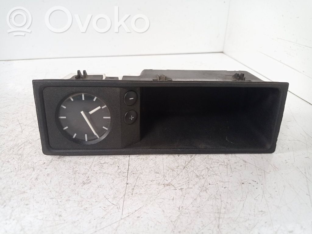 Clock   1977229,1387414