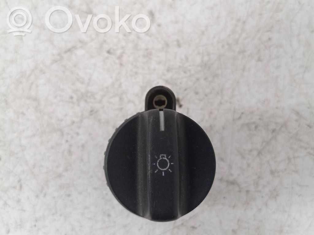 Light switch   1387051