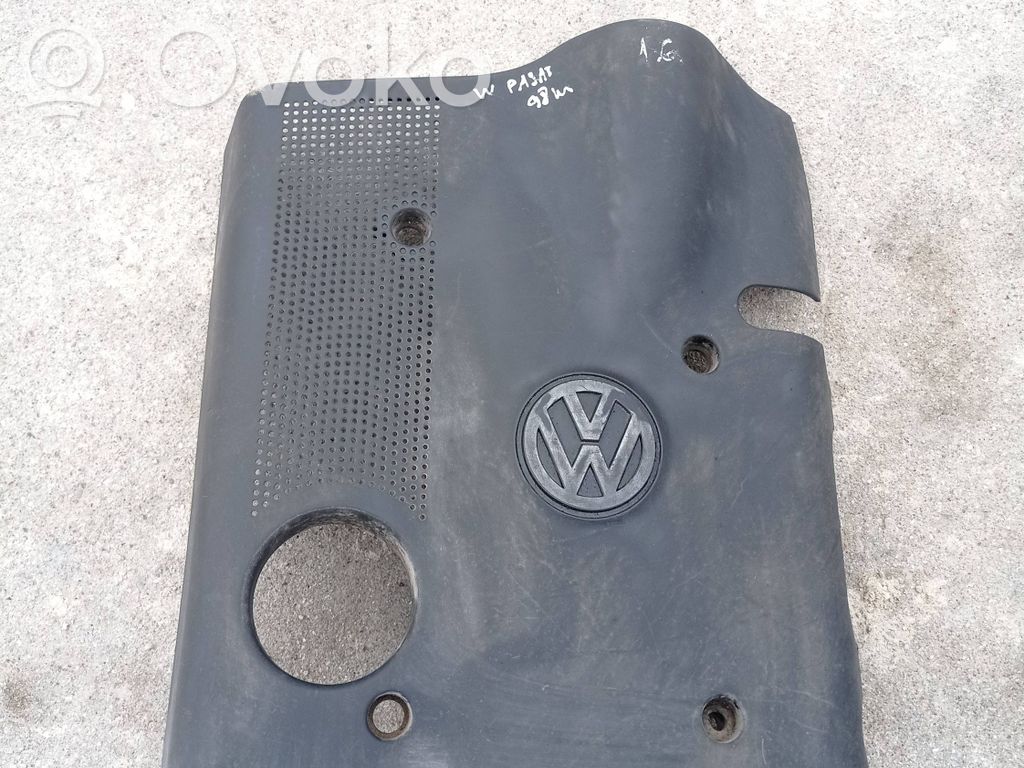 Volkswagen PASSAT B5 Osłona górna silnika 