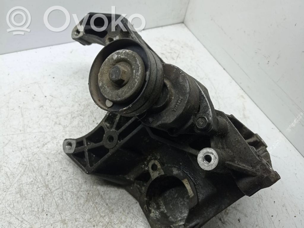 Chevrolet Evanda Engine mounting bracket 