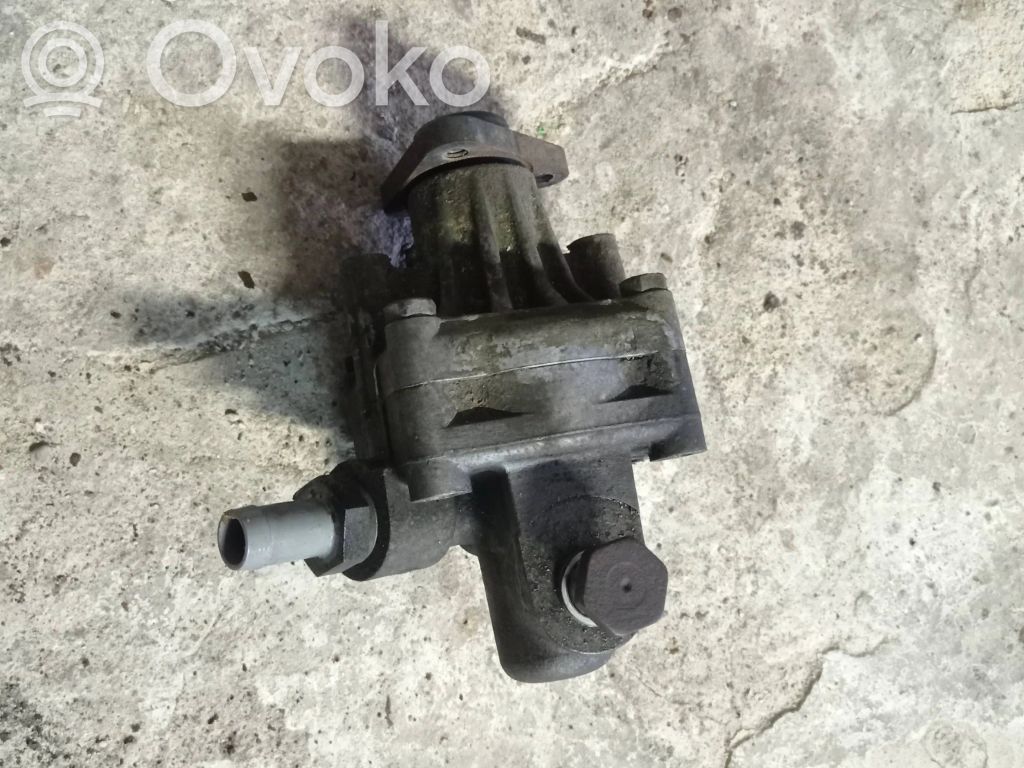Audi A6 S6 C4 4A Ohjaustehostimen pumppu 