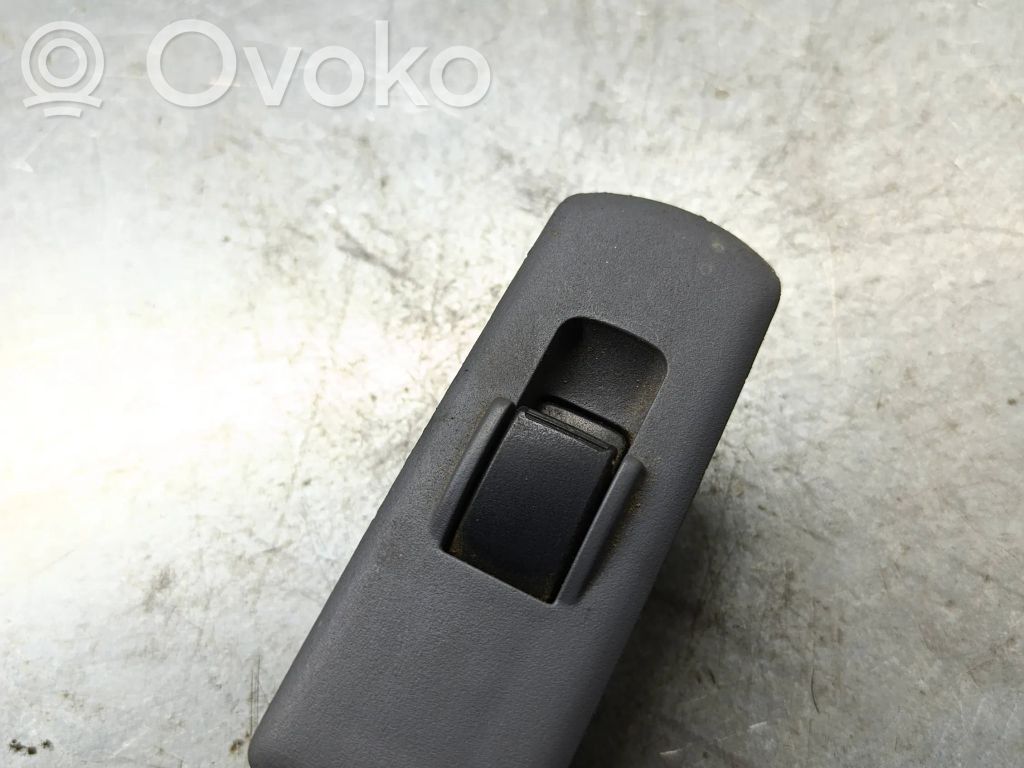 Mitsubishi Colt Electric window control switch 