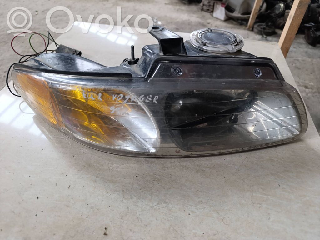 Chrysler Voyager Phare frontale 