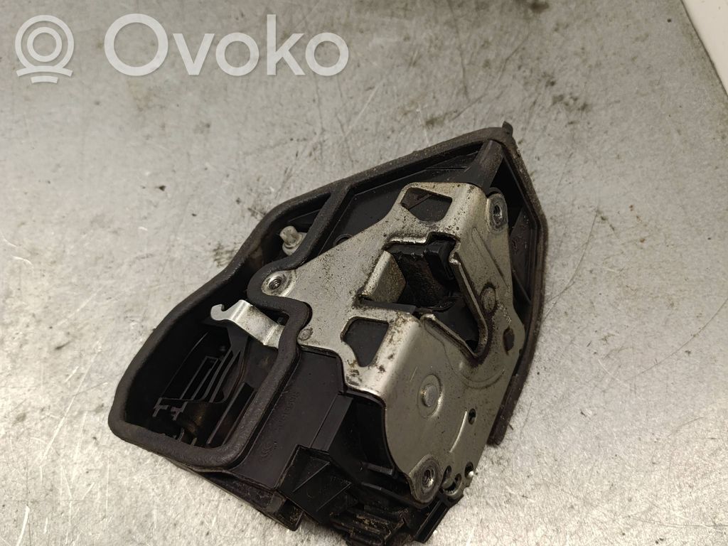 Front door lock   7202046