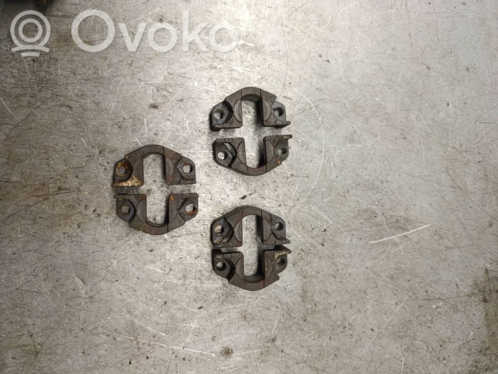 Abrazadera del inyector de combustible