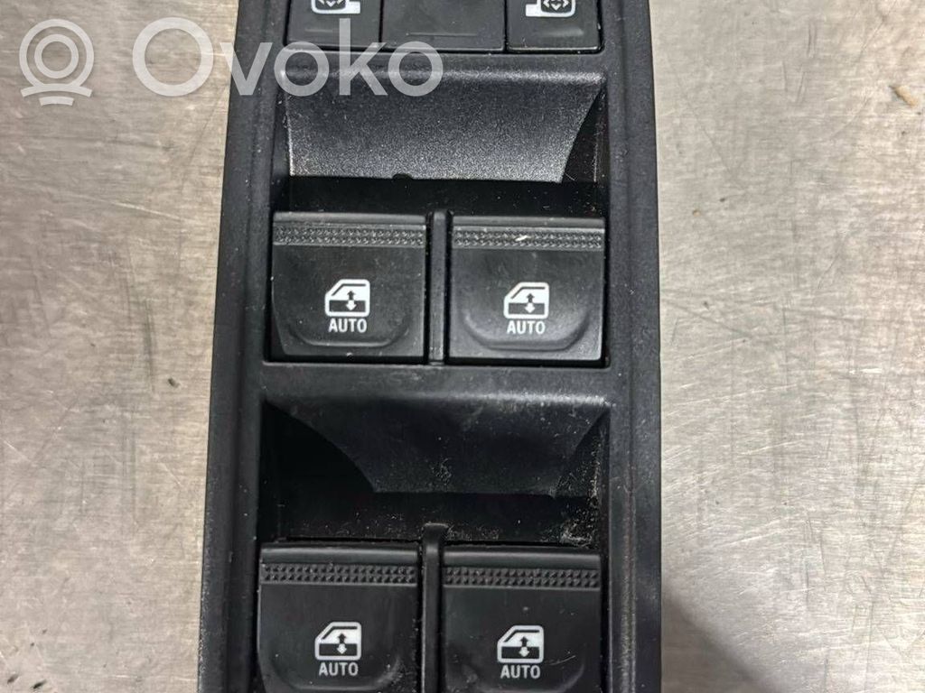 Renault Clio V Electric window control switch 