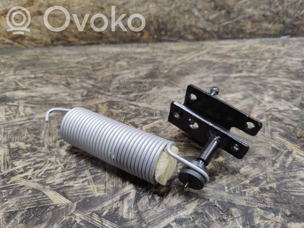 Jaguar XE Tailgate/trunk/boot hinge 
