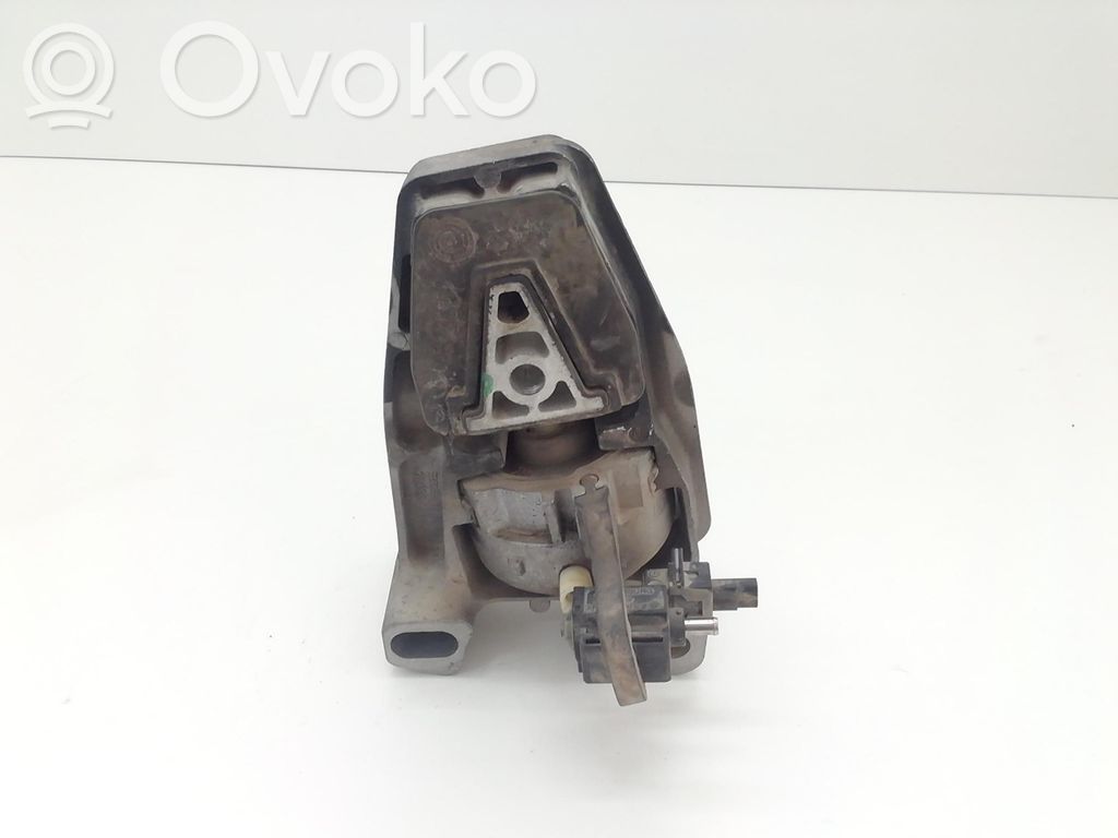 Citroen C5 Engine mounting bracket 