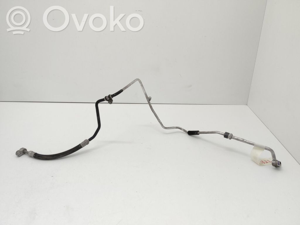 Ilmastointilaitteen putki (A/C)   8Z1260713,8Z1260713,AUA