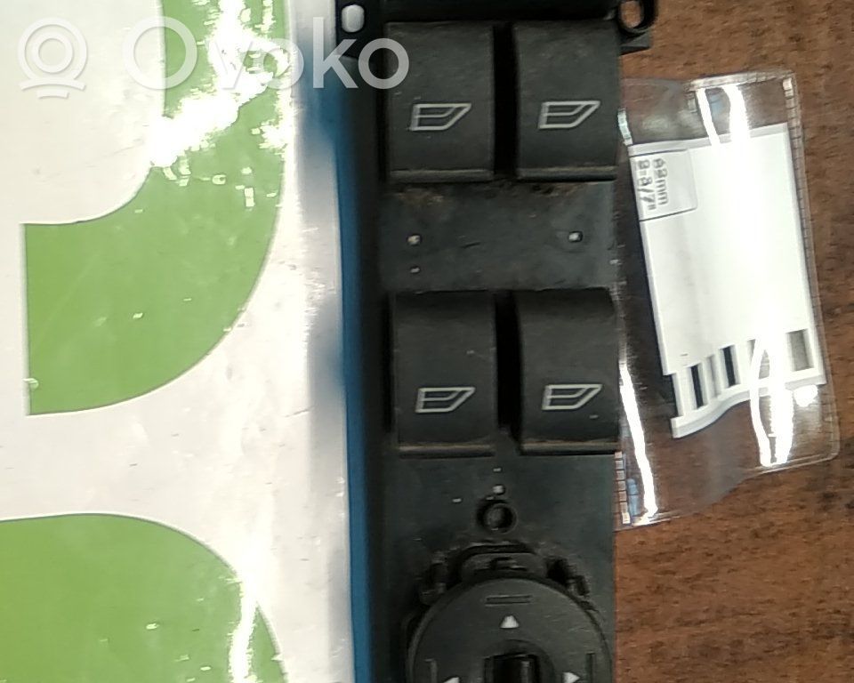 Interruptor del elevalunas eléctrico   3M5T14A132AF