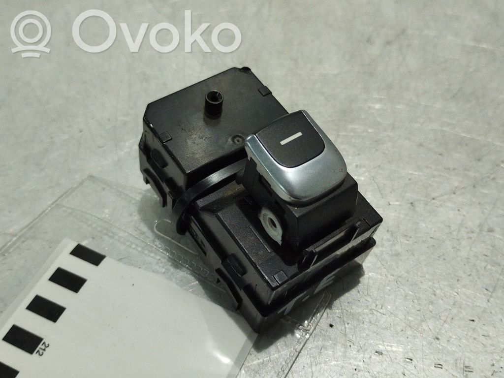 Electric window control switch   93580D9100