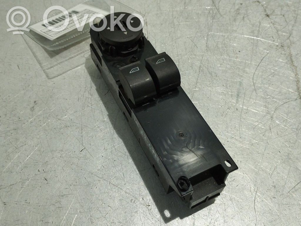 Interrupteur commade lève-vitre   DT1T14A132FA