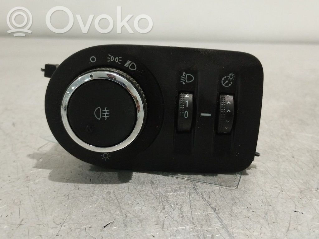 Valokatkaisija   13470443