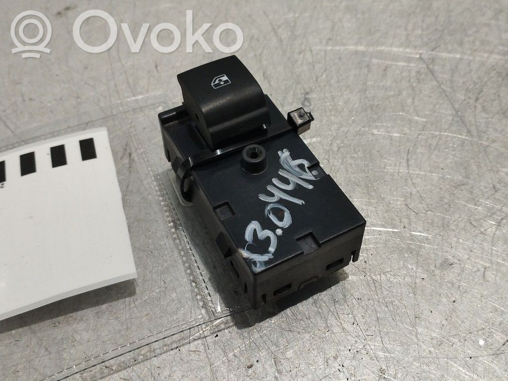 Electric window control switch   13408452