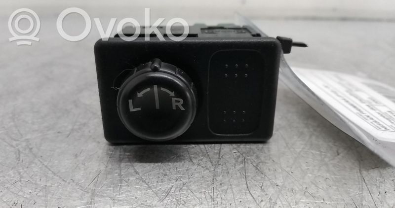 Wing mirror switch