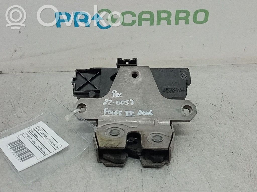 Tailgate exterior lock