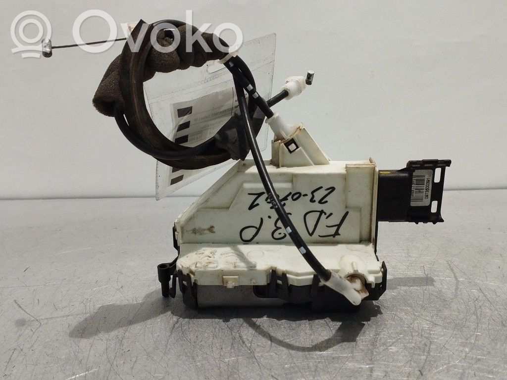 Front door lock   828405