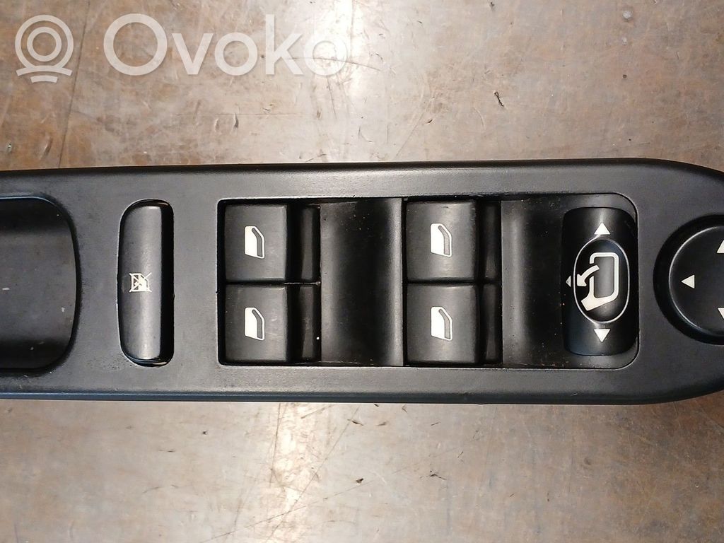 Electric window control switch