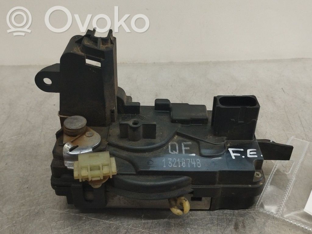 Priekšpusē slēdzene   13210748,QF