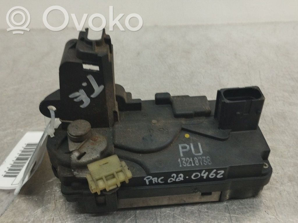 Opel Zafira B Rear door lock 