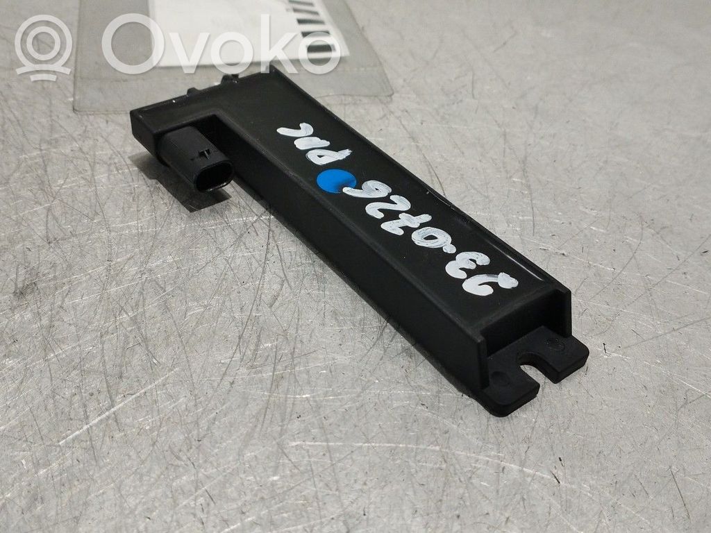 Unité de commande / module de verrouillage centralisé porte   104312900B