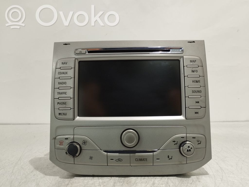 Panel / Radioodtwarzacz CD/DVD/GPS   8M5T18K931JC