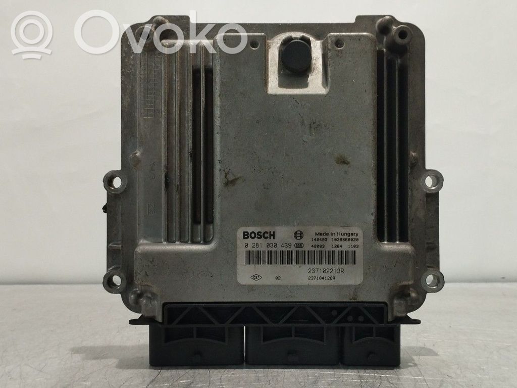Unidad de control/módulo del motor   237102213R,0281030439,237104128R