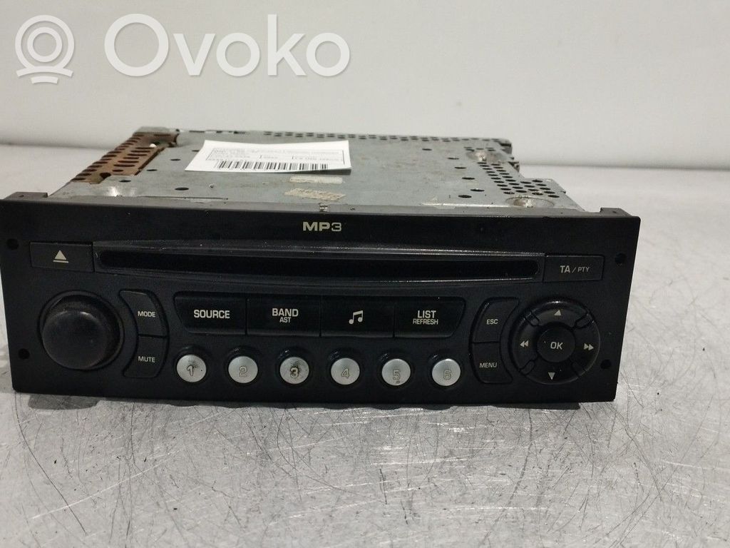 Radio / CD-Player / DVD-Player / Navigation   96591777XT