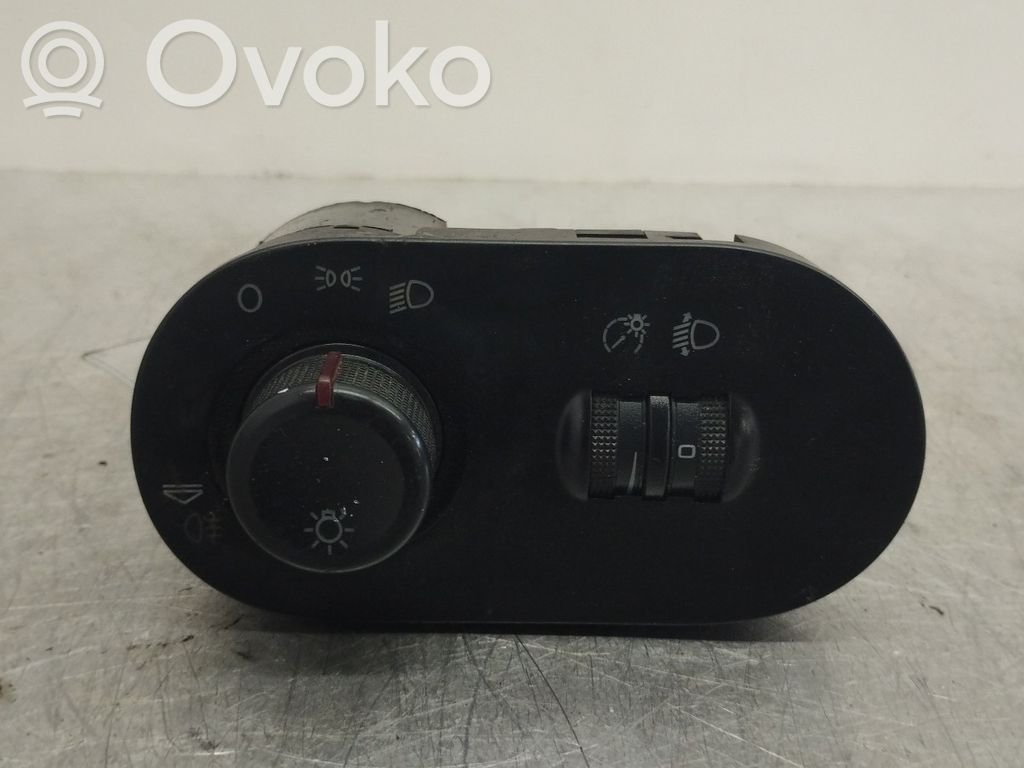 Seat Ibiza III (6L) Interruptor de luz 