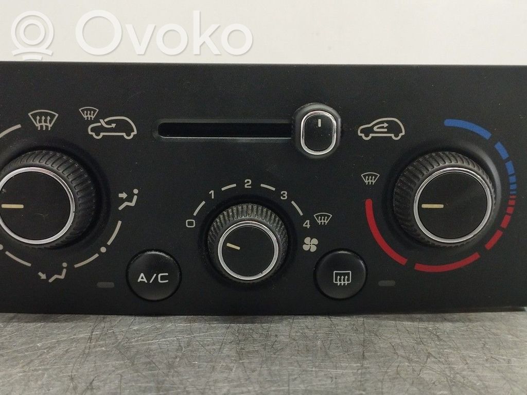 Panel klimatyzacji   N108224Q
