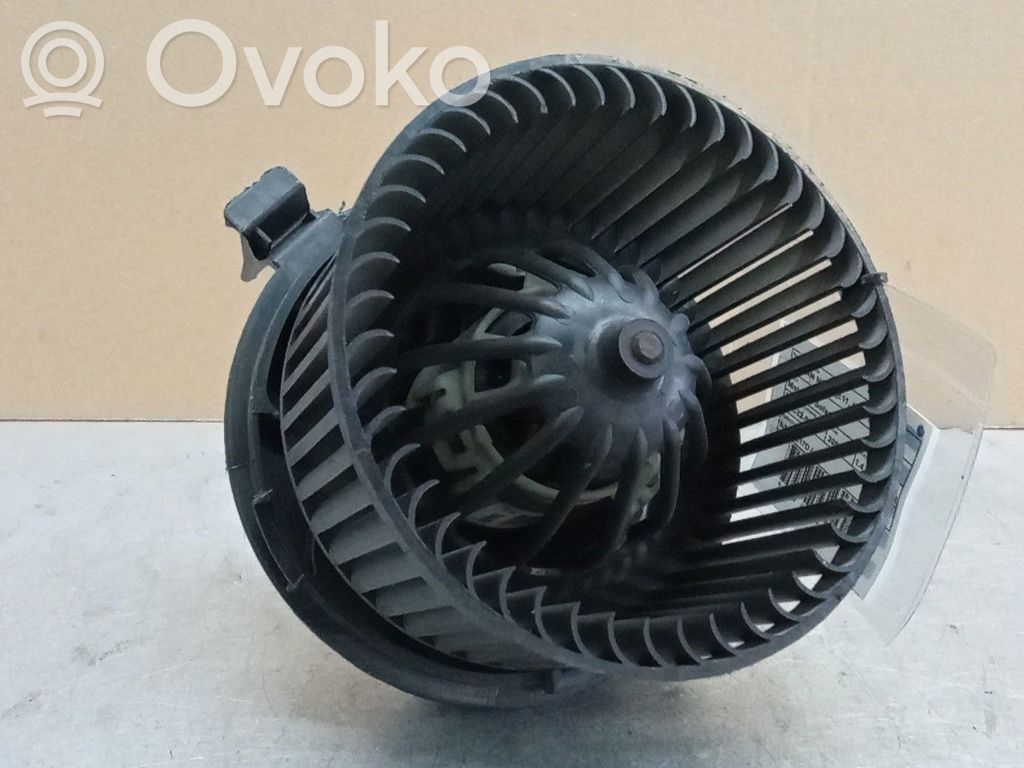Mazā radiatora ventilators   NF667217D