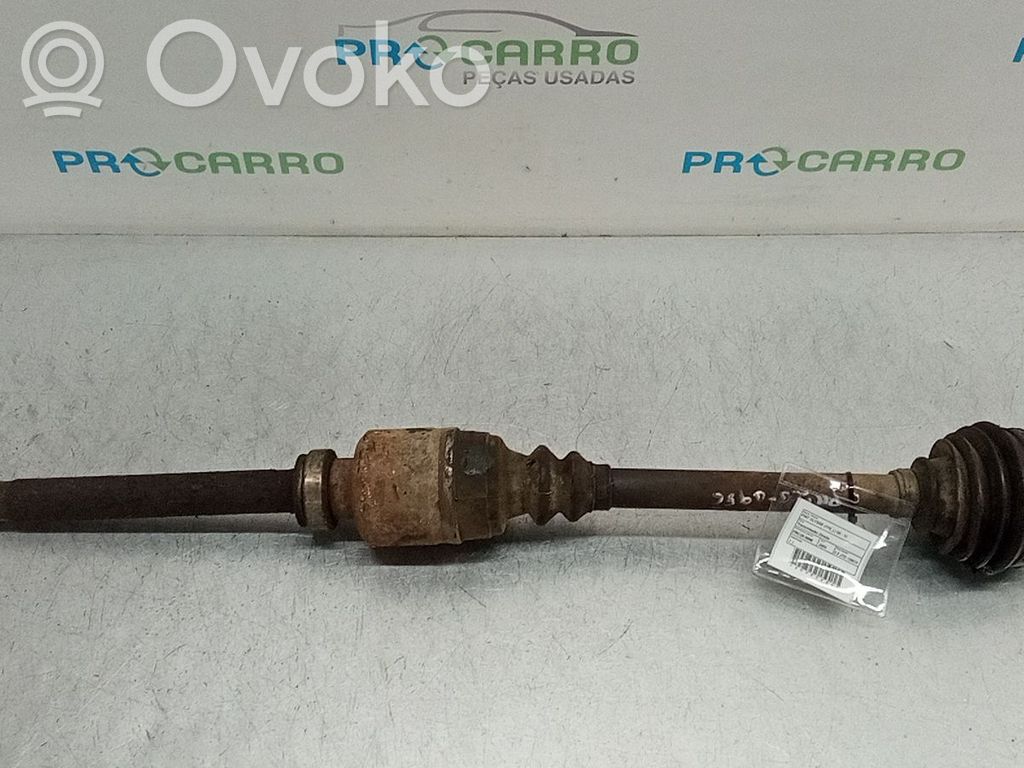 Etuvetoakseli